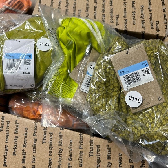 GIRLS SIZE MEDIUM ATHLETIC SHORTS BUNDLE OF 8 NIKE AND DSG OUTDOOR PLAY WEAR - Picture 1 of 13